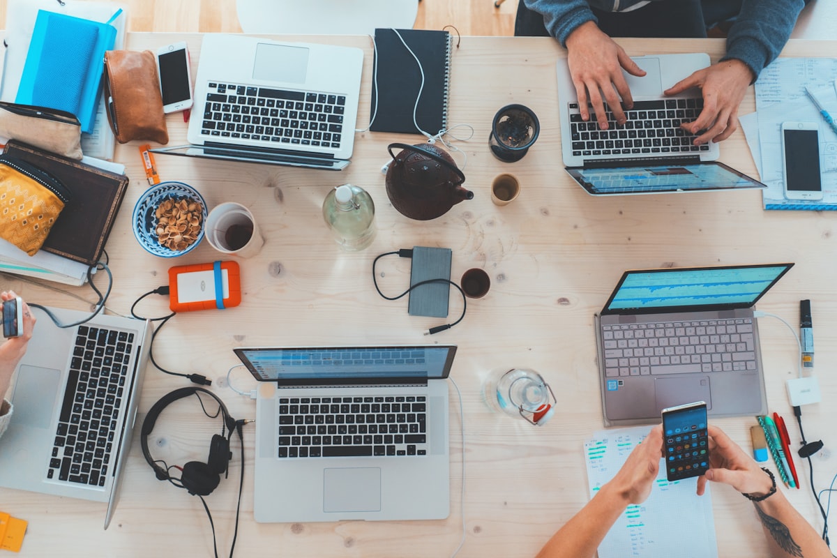 Landing page vs. sitio web: ¿Cuál necesita tu negocio hoy?